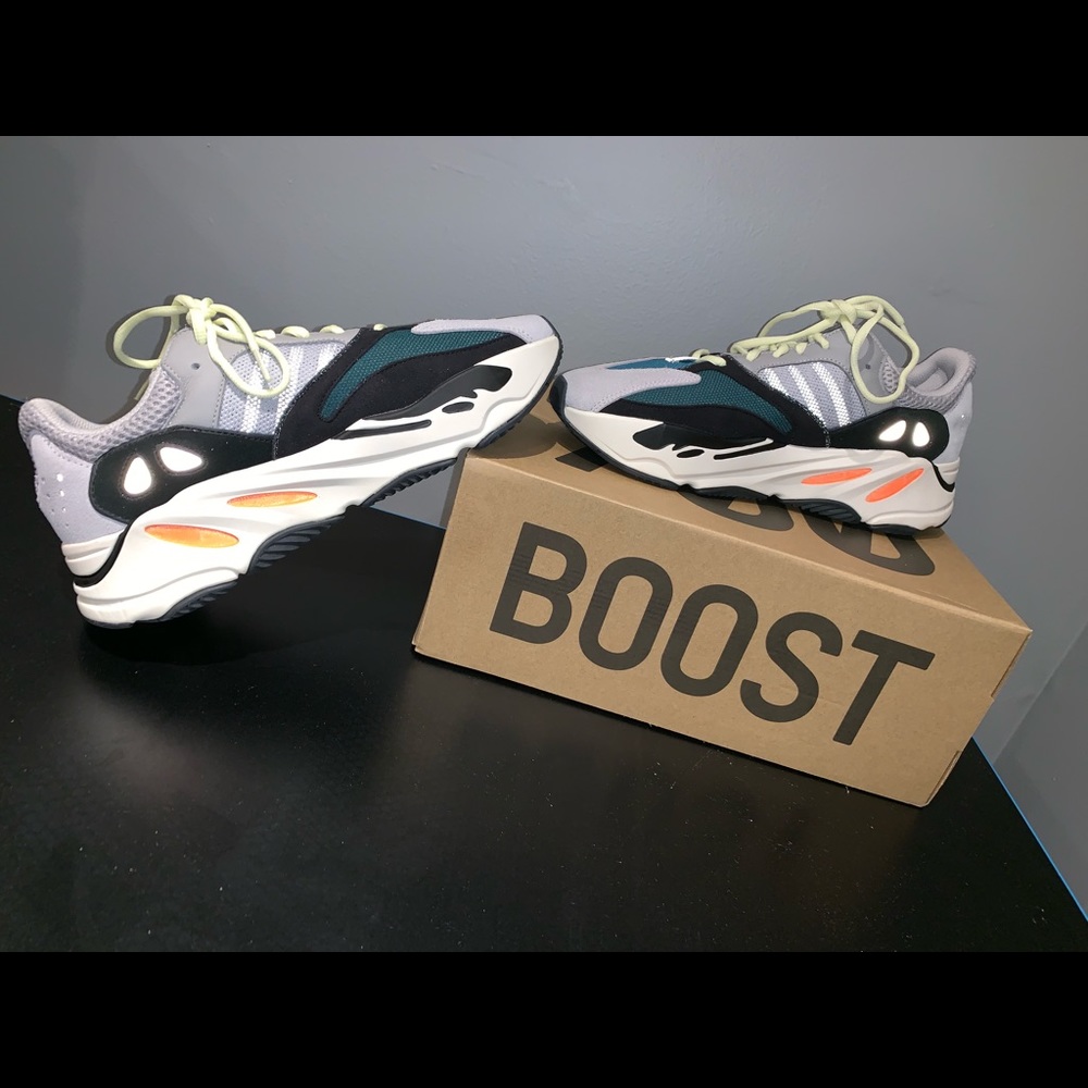 Deadstock Yeezy Boost 700 Waverunners